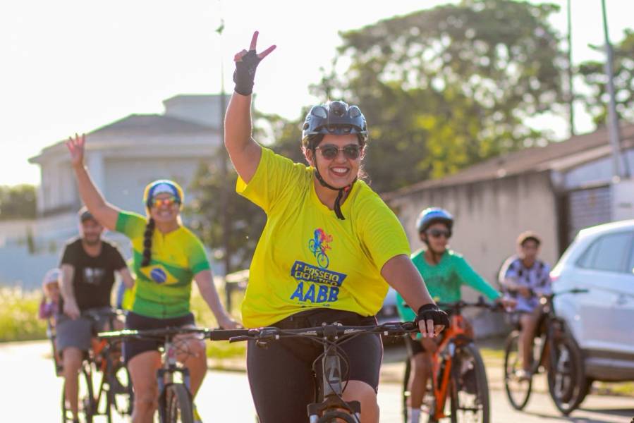 EM VILHENA: Passeio Ciclístico da AABB reúne famílias, incentiva esporte e arrecada alimento