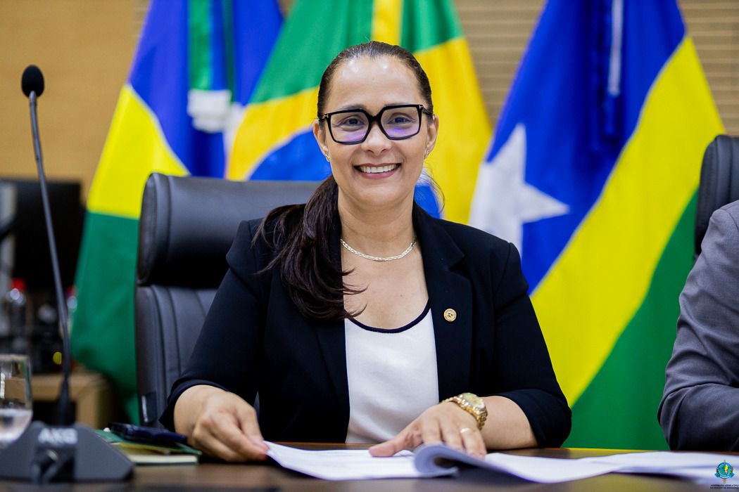 ROSANGELA DONADON: Deputada solicita tapa-buracos entre Linha 3 e Cabixi por segurança