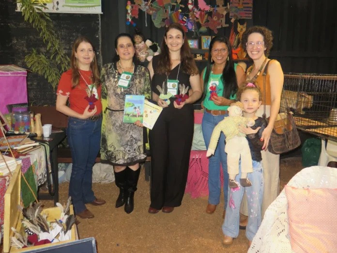NA 38ª EXPOCOL: Professora do IFRO resgata a história das crianças pioneiras e encanta visitantes