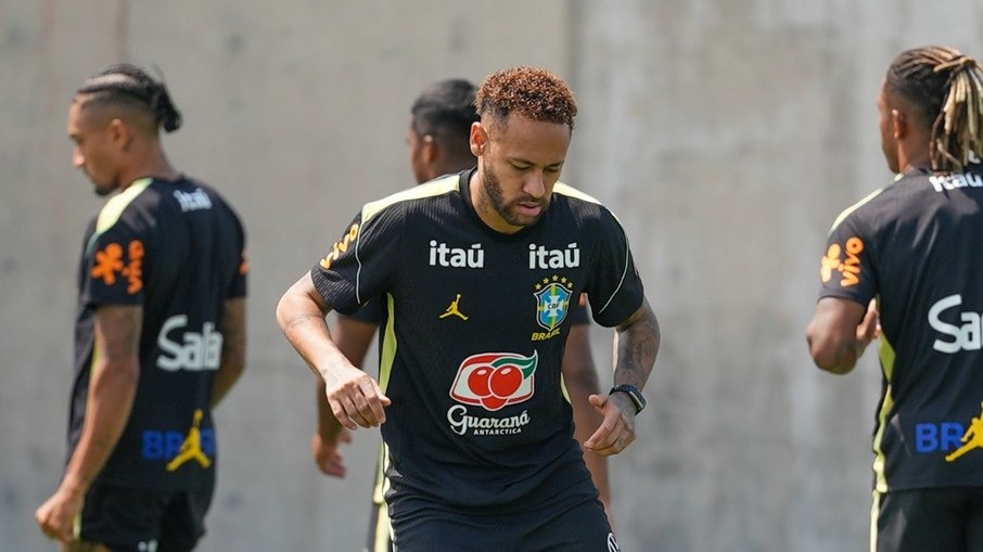 JOGADOR HOME-OFFICE: Neymar treina, mas não vai ao jogo contra o Haiti