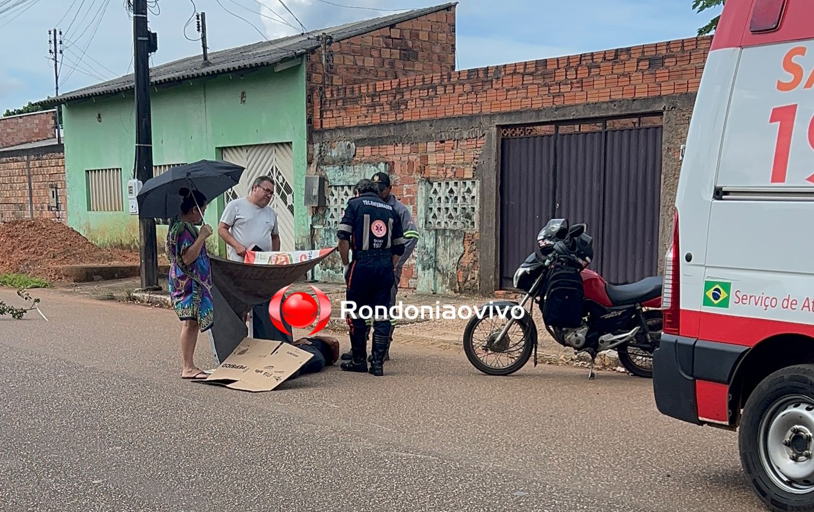 VÍDEO: 'Caramelo' avança em motociclista e provoca grave acidente