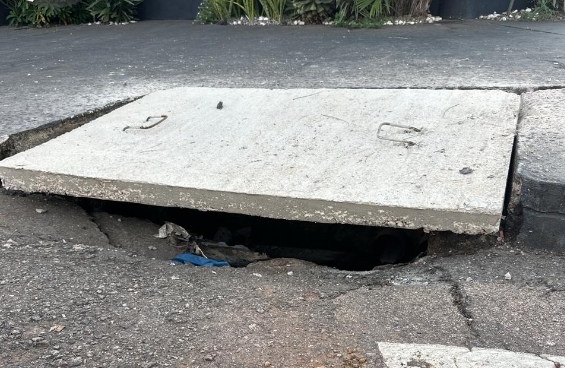 ZÉ PAROCA: Vereador cobra instalação de grade em boca de lobo no São João Bosco