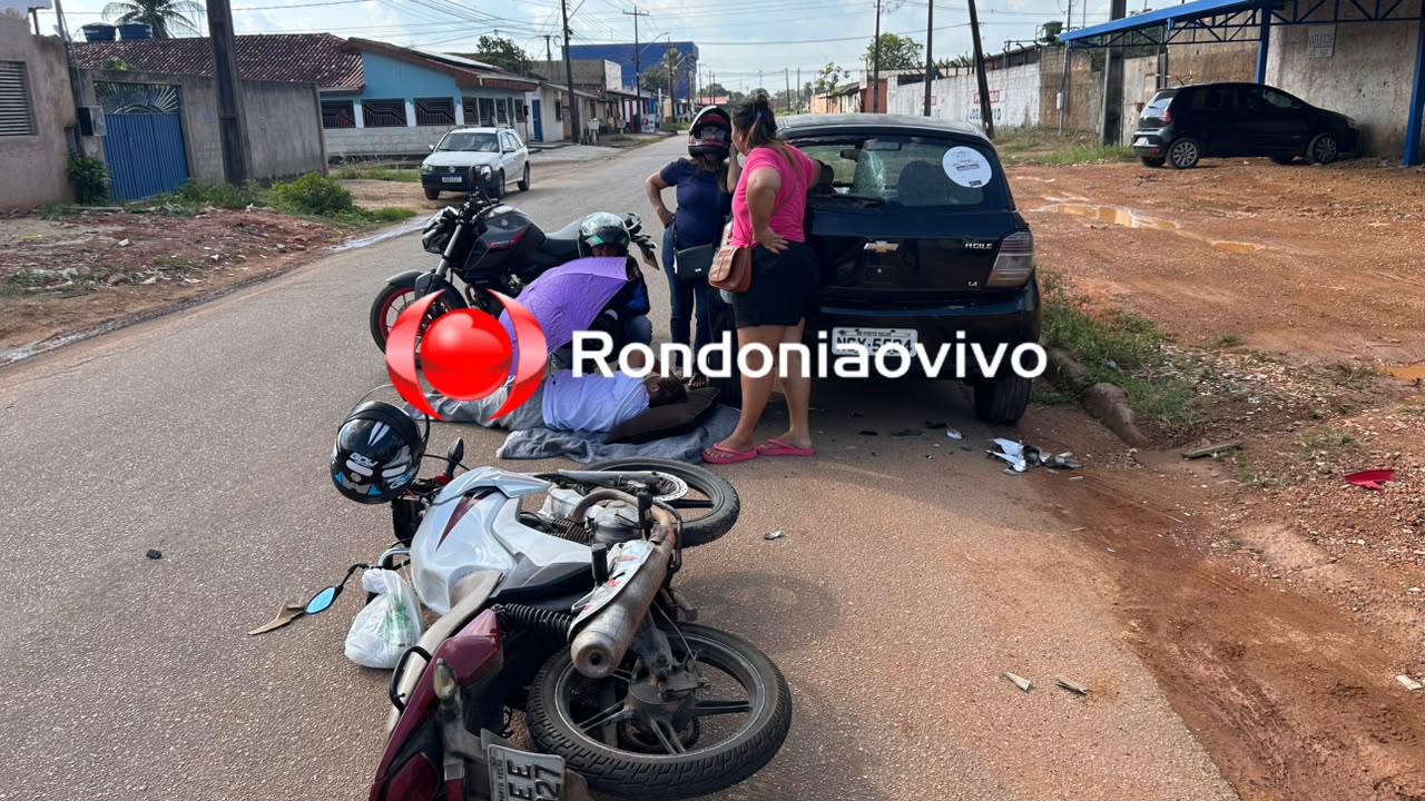 URGENTE: Grávida em motocicleta bate em cheio na traseira de carro estacionado