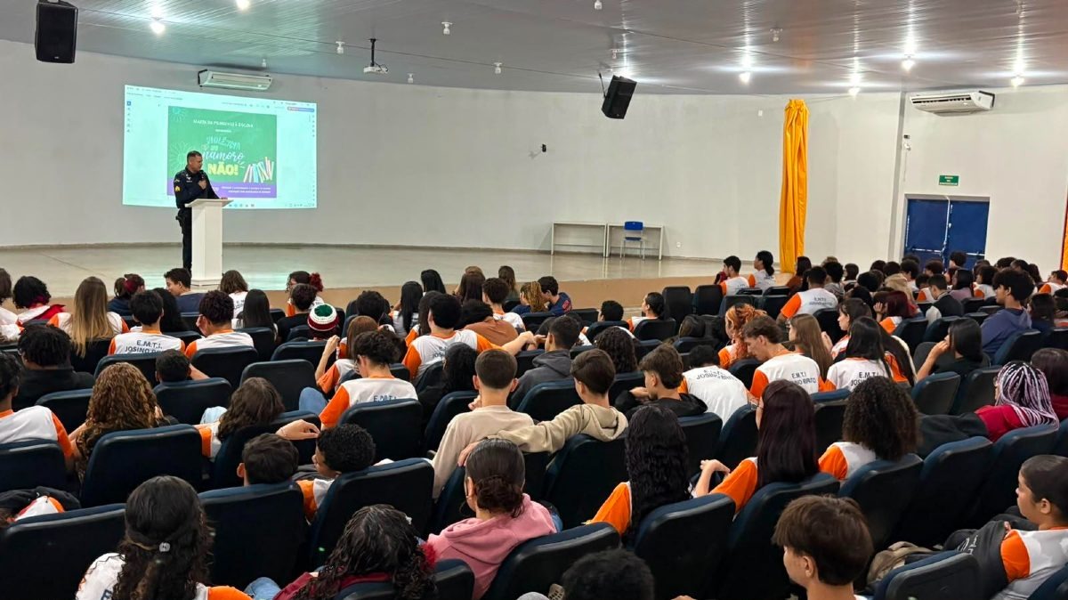 ORIENTAÇÃO: MPRO faz ação do projeto Maria da Penha Vai à Escola para estudantes em Cacoal