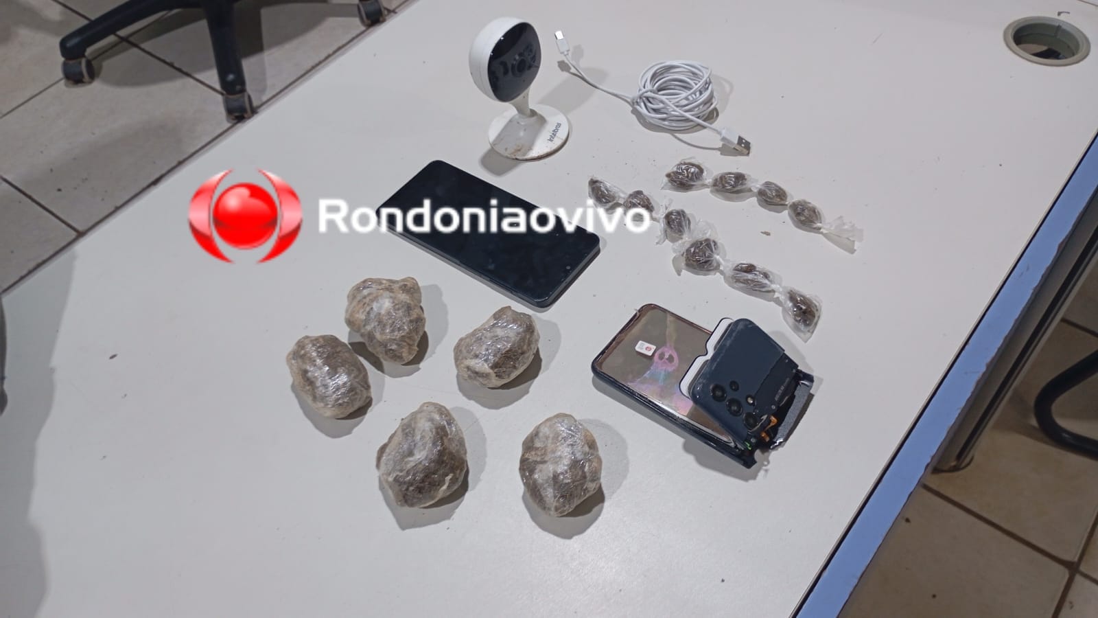 ZONA LESTE: Aluno de 14 anos é flagrado vendendo drogas em escola
