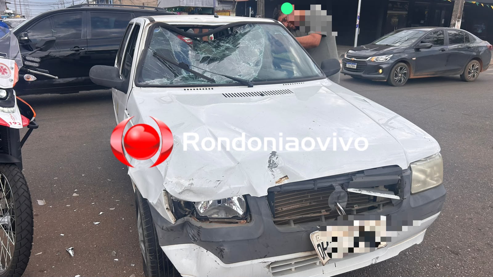 VÍDEO: Motociclista sofre grave acidente envolvendo carro oficial