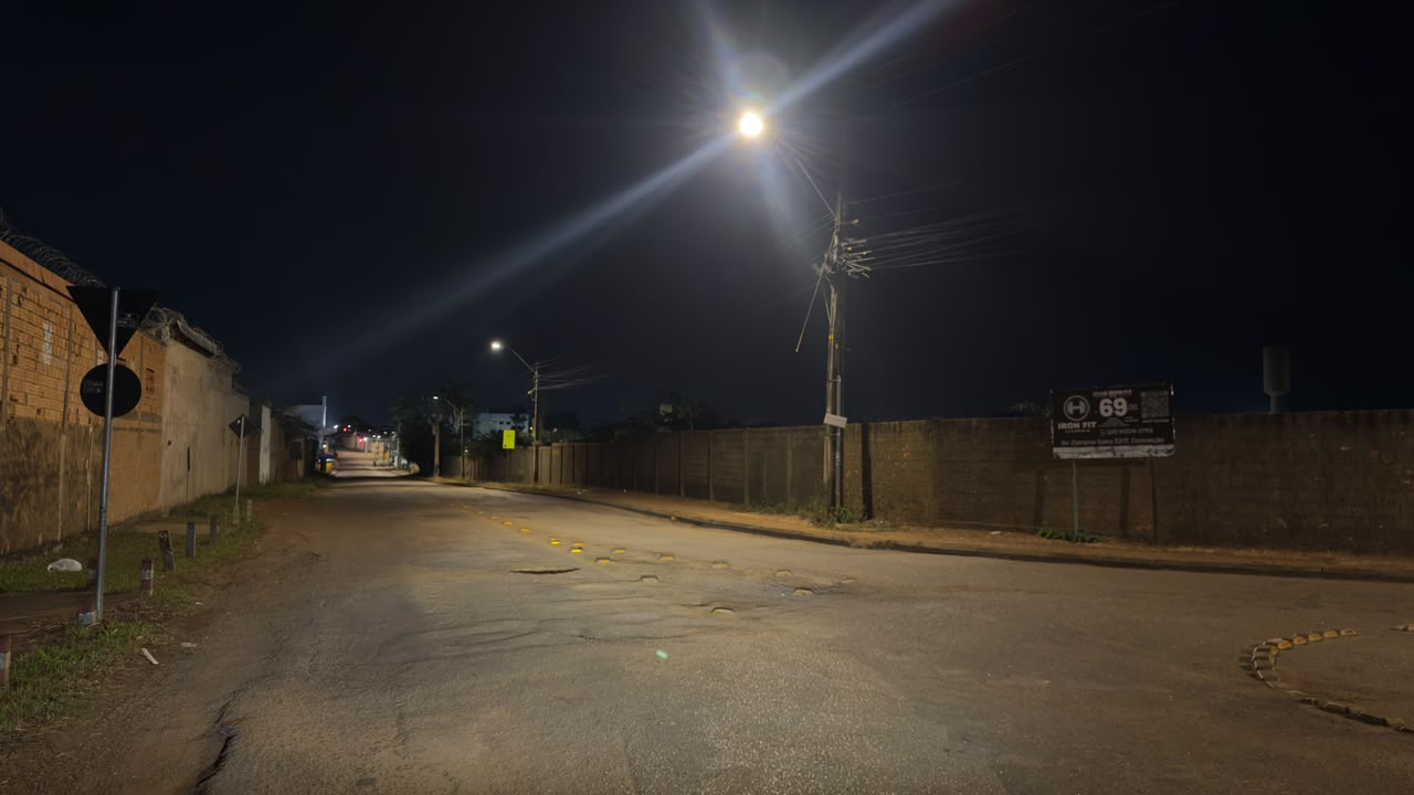 EDIMILSON DOURADO: Vereador acompanha revitalização da iluminação no Novo Horizonte