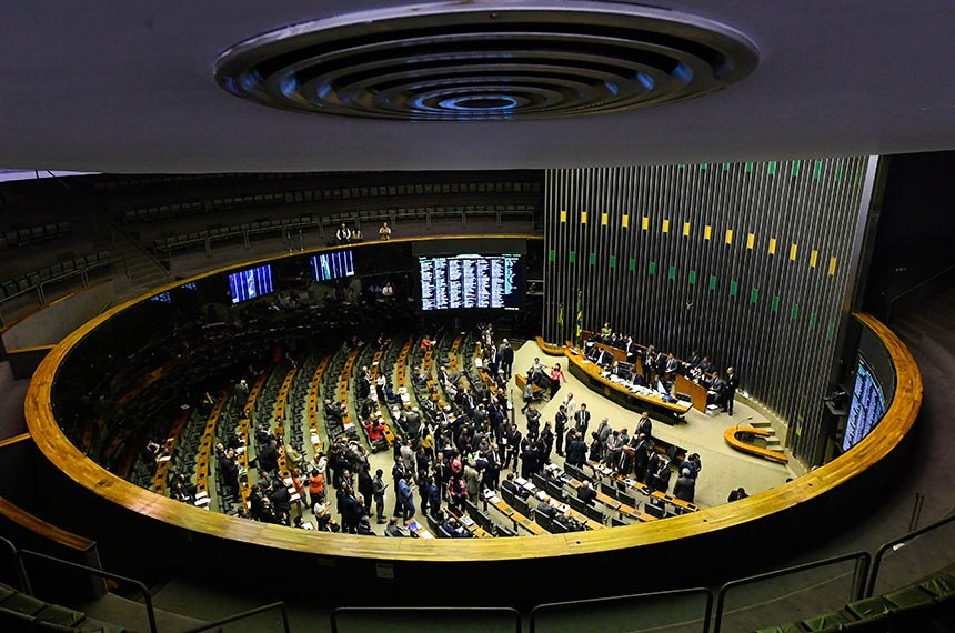 CRIMES HEDIONDOS: Ala do PT quer redução da idade penal para 16 anos na PEC da Segurança Pública 