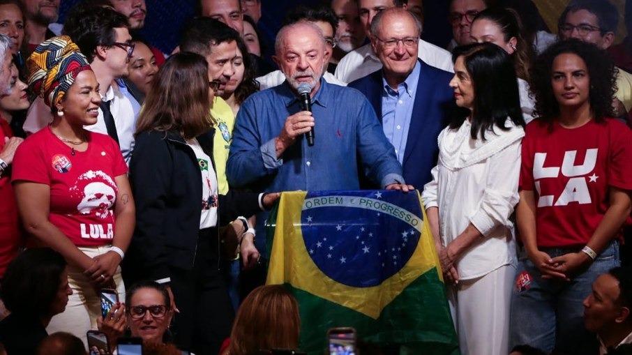 REFORMULAÇÃO: Lula promete mudanças na segurança, educação e regulação das redes sociais