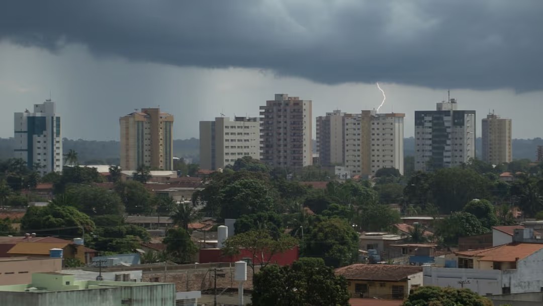 SEM MUDANÇAS: Rondônia terá chuva e trovoadas nesta sexta-feira(30)