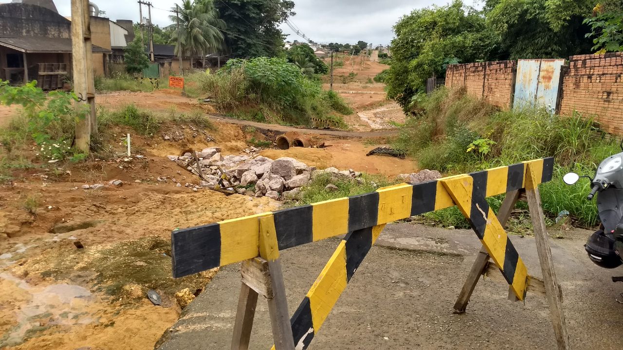 Moradores denunciam abandono de obras em Ariquemes