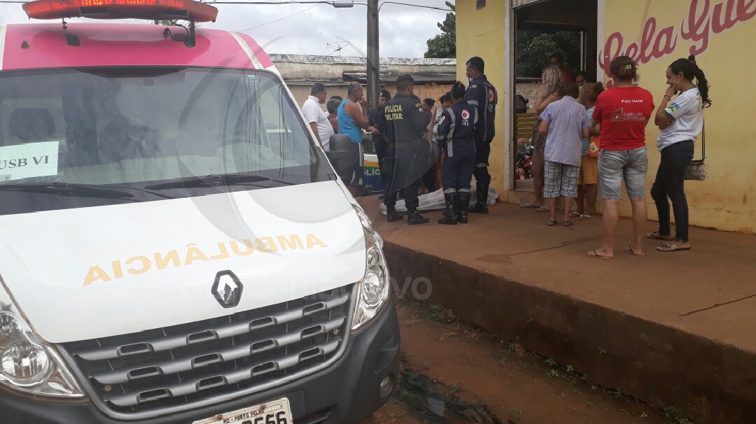 INFARTO: Professor morre em calçada de comércio enquanto conversava com amigos