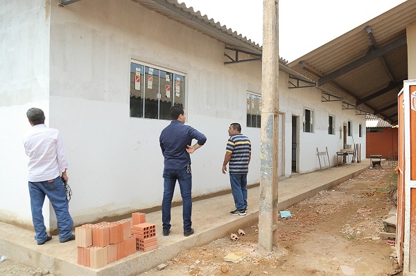 EMENDAS: Deputado Aélcio da TV visita obras nas escolas