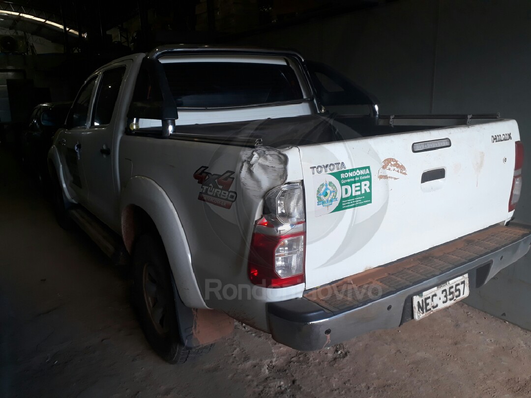 TIROTEIO: Hilux roubada do DER é recuperada após troca de tiros com quadrilha