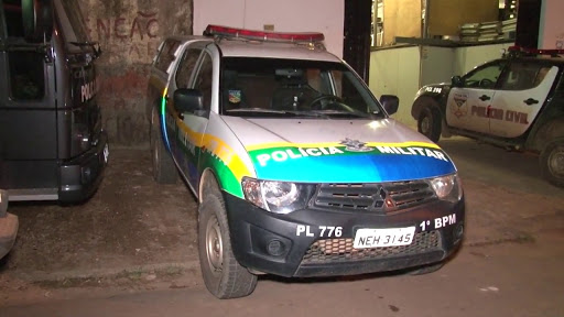 ENFORCADA: Marido é atacado com golpe de facão ao tentar matar mulher durante briga