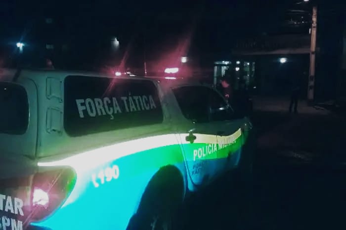 VIOLÊNCIA: Ex-namorado enciumado invade festa e tenta matar casal a facadas