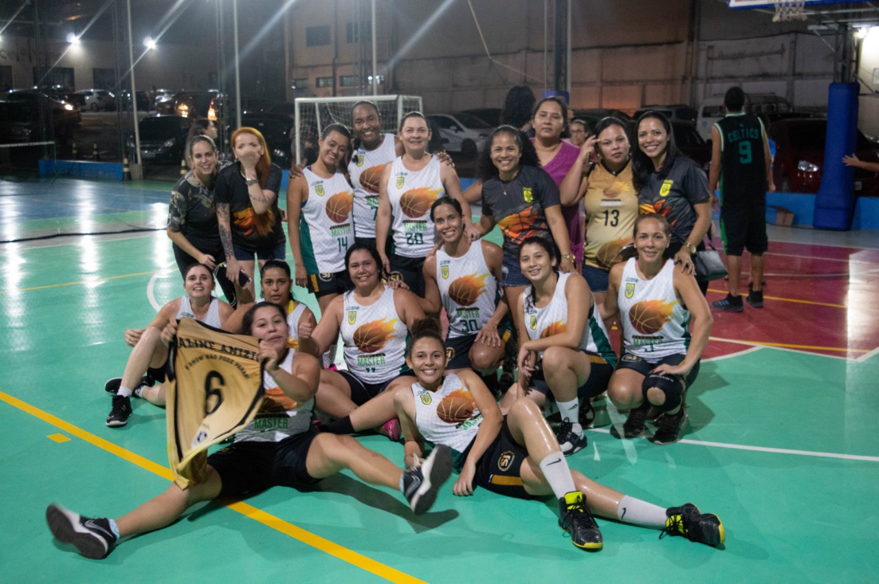 BOLA AO CESTO: Praticantes veteranos de basquete resgatam o esporte na capital