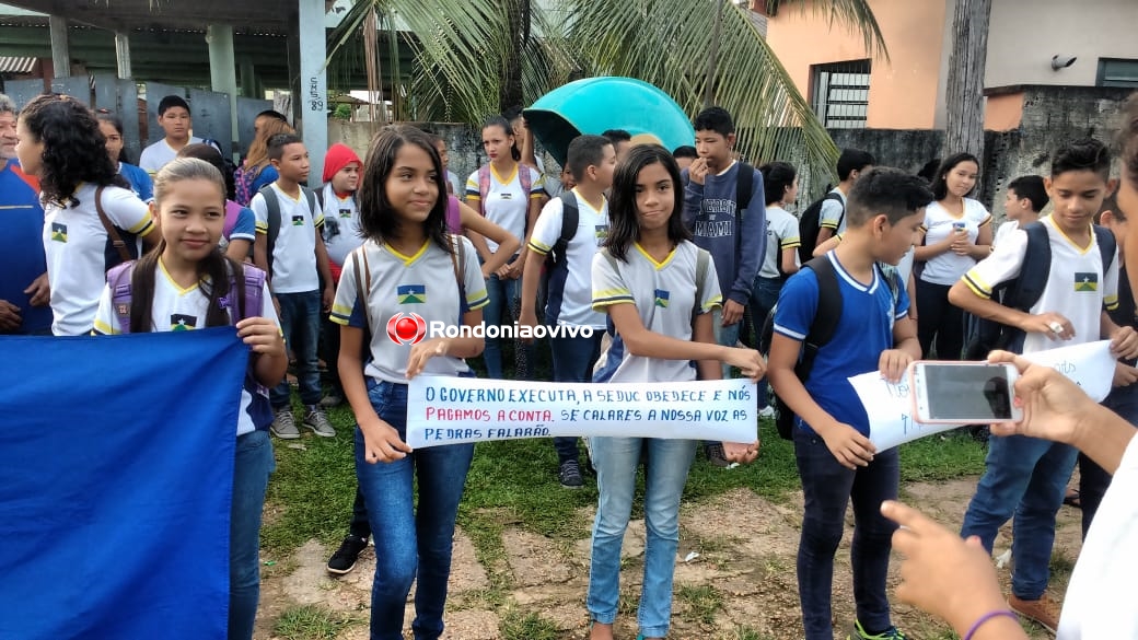 SEM TRANSPORTE: Comunidade de Calama realiza protesto e exige direito à escola