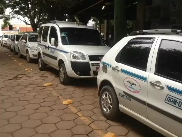 CALOTE: Passageiro não paga conta de quase R$ 300 para taxista após passeio e acaba preso