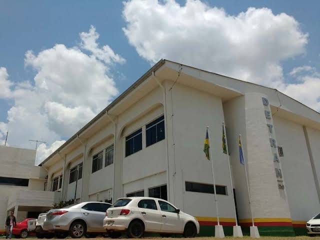 ESTELIONATO: Motorista é preso com certificados falsos no Detran