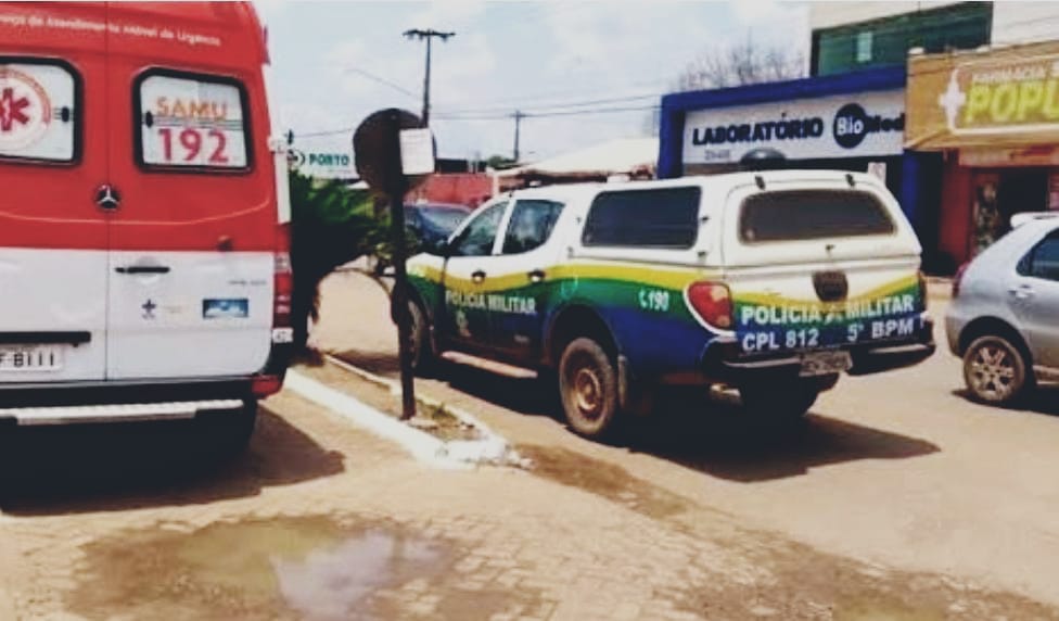 GOLPE DE FOICE: Homem é preso ao defender a mãe que era ameaçada e xingada por filho