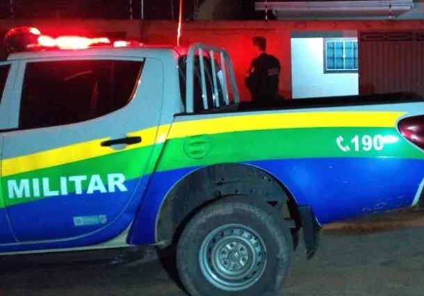 PASSIONAL: Jovem tenta matar primo a pauladas por causa de mulher