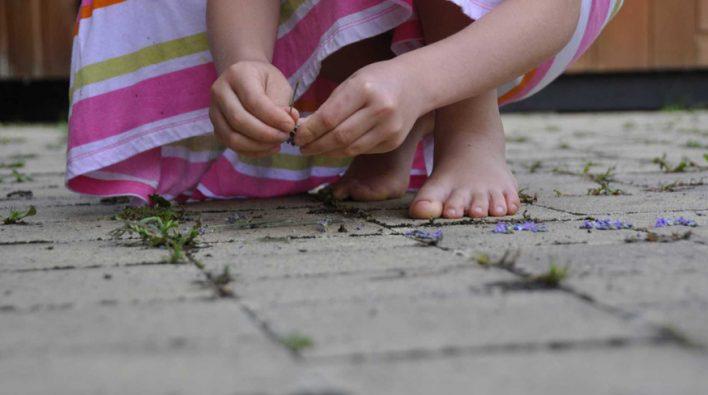 EX DENUNCIOU: Mãe é presa por deixar filha sozinha na madrugada e ir se divertir na balada