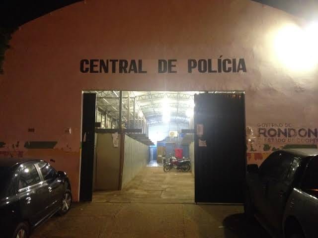 FLAGRANTE: Três são presos armados durante abordagem da PM no Costa e Silva