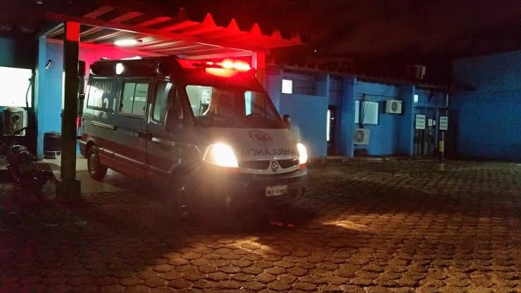 HOSPITALIZADO: Rapaz tem casa invadida e é estuprado por homem armado com faca