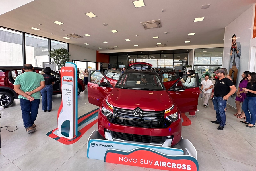 NOVO CITROËN AIRCROSS: Autovema apresenta SUV revolucionário e atrai olhares curiosos