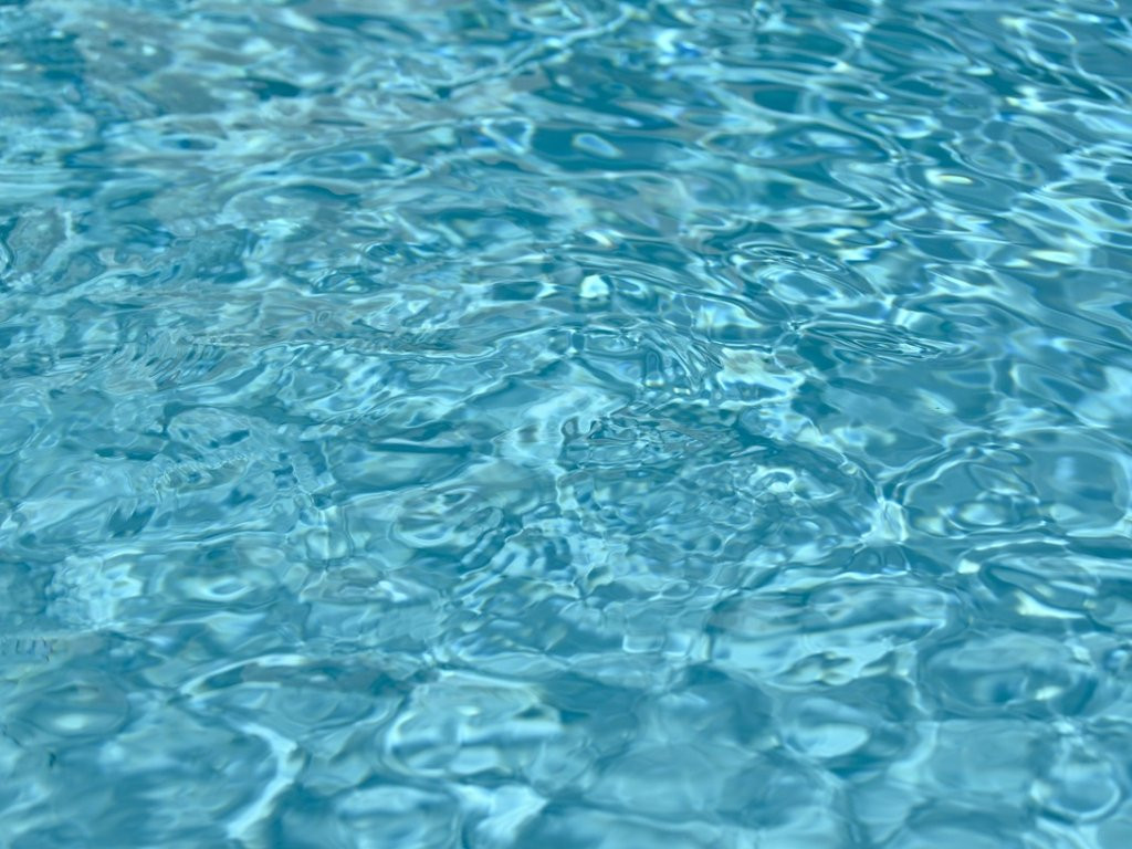 FATALIDADE: Menina de 1 ano e 9 meses morre após se afogar em piscina infantil