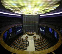 Senado aprova voto distrital misto para eleição de deputados e vereadores