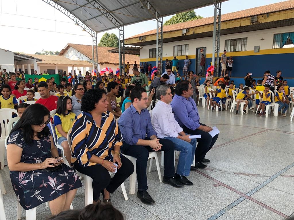 DEPUTADO ESTADUAL: Aélcio da Tv participa da inauguração da quadra na escola São Pedro