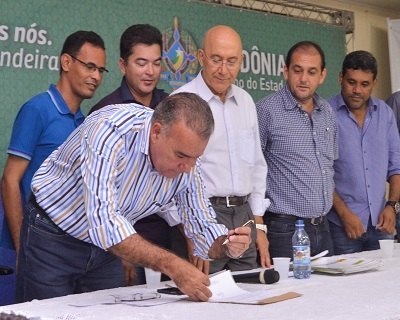 Assinada ordem de serviço para o Centro de Convenções