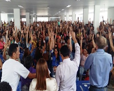 
Trabalhadores em educação aceitam contraproposta do governo
