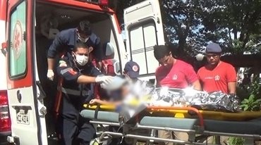 Menino de 4 anos se afoga em piscina e fica em estado grave