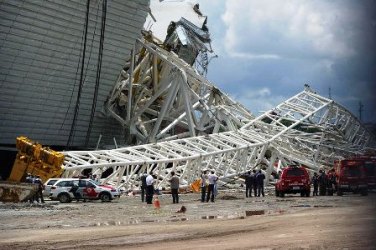 Itaquerão retoma obras com serviços leves e oração a funcionários mortos