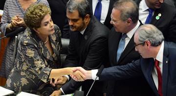 Em abertura do ano legislativo, Dilma conversa com Renan e evita Cunha