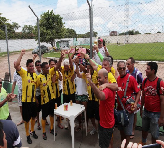 Tênis Clube conquista troféu do 2º Torneio Natalino Master