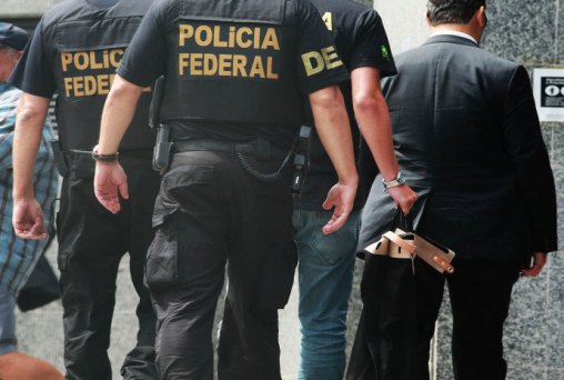 Policia federal invade casa de advogado e é condenada