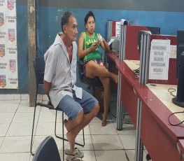 Casal de estelionatários é preso após aplicar golpe em mulher