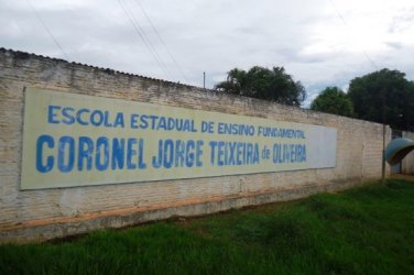 Fechamento de escola continua rendendo protestos 