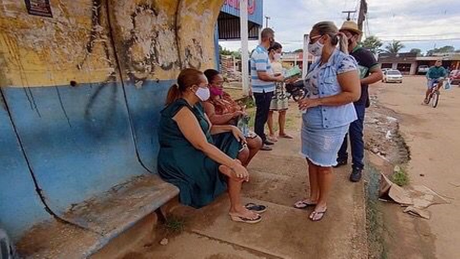 VEREADORA: Márcia Socorristas caminha e conversa com a população da zona Leste da cidade