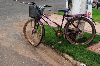 Ciclista é atropelada em cruzamento na capital
