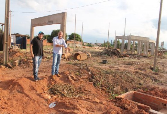 Obra de construção da Praça do Povo é retomada em Pimenta Bueno