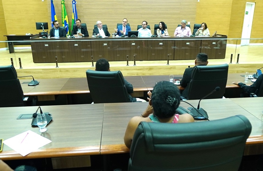 ALAN QUEIROZ: Deputado realiza audiência pública sobre o residencial Orgulho do Madeira