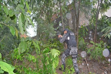 RIO PARDO - Depois da confusão grupo de moradores é conduzido a Policia Federal