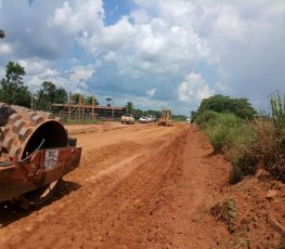 DER inicia trabalho de compactação do encascalhamento de Nova Mamoré a Buritis