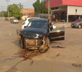 Motorista avança preferencial e provoca violenta colisão