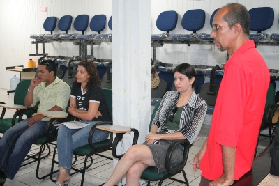 Servidores e voluntários capacitados para atuarem na brinquedoteca da Casa de Detenção